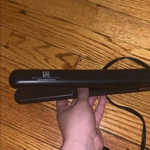 LAST CALL‼️Brilliance New York Hair Straightener